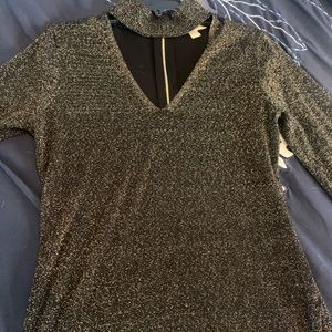 A MICHAEL KORS key hole sweater very festive black and gold good as new